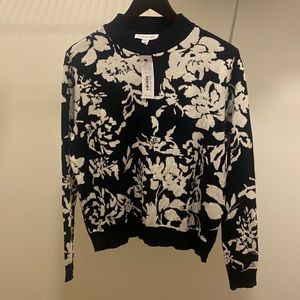 Amour vert sweater NWT